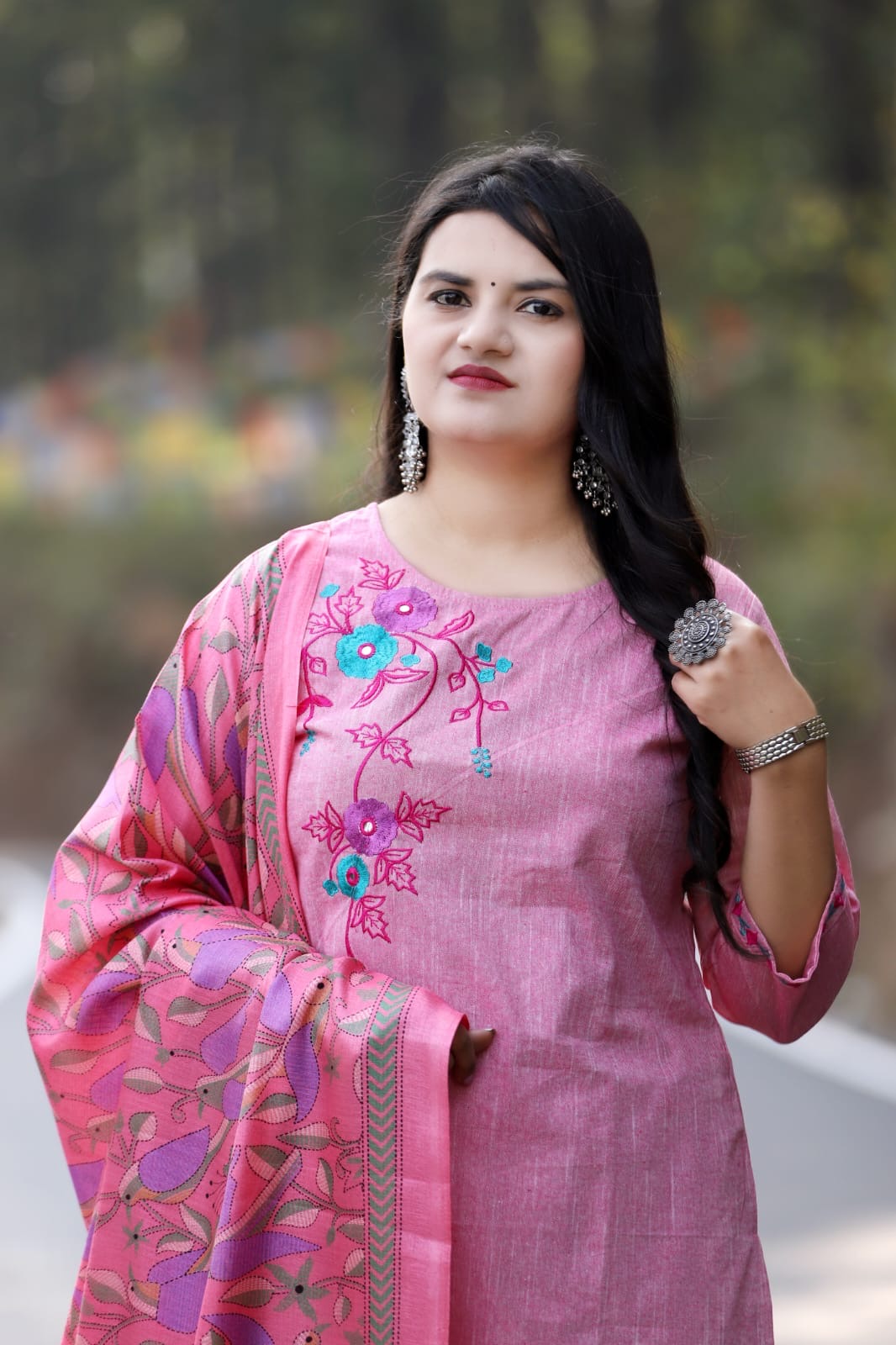 Handloom kurta set paired with art silk duppatta