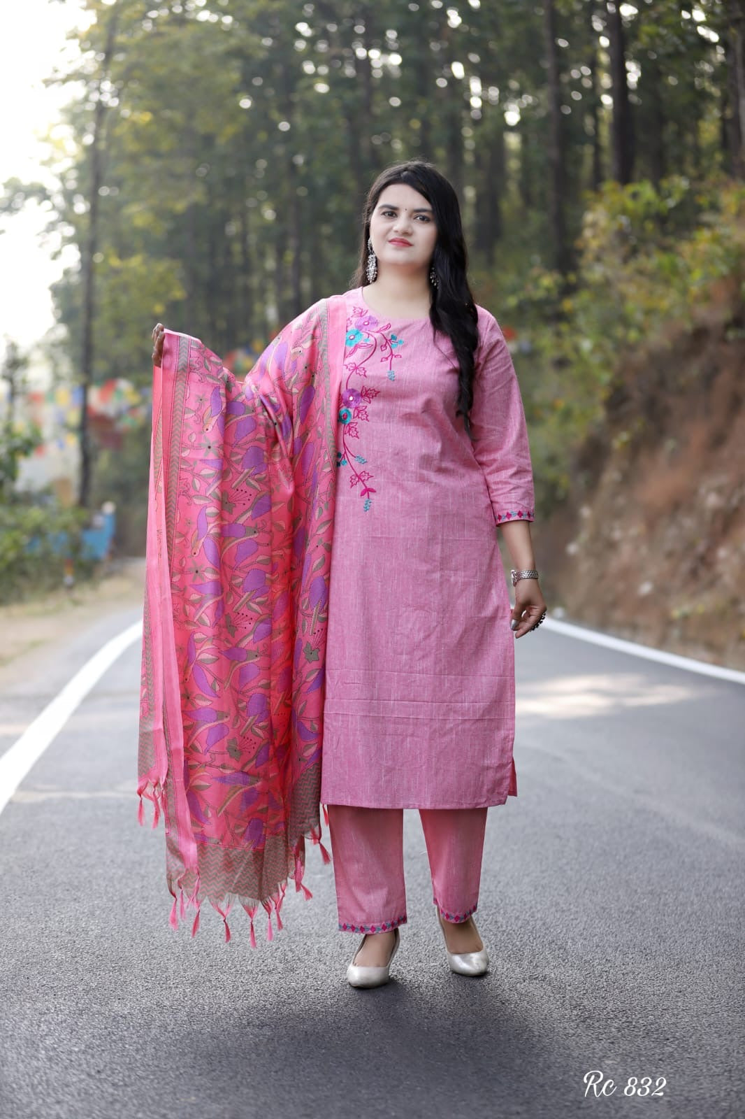 Handloom kurta set paired with art silk duppatta