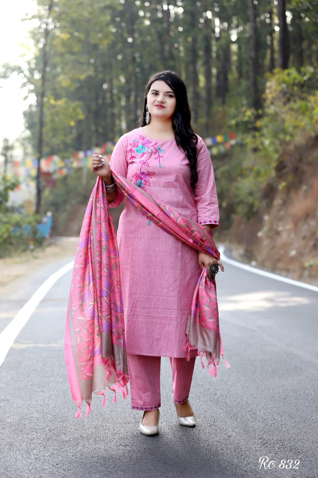 Handloom kurta set paired with art silk duppatta