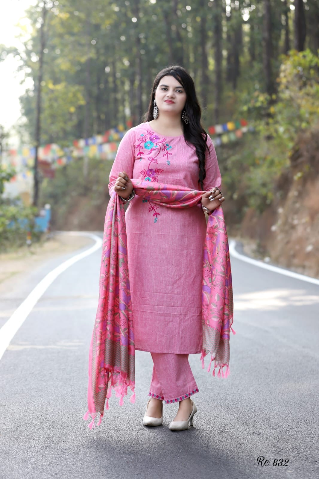 Handloom kurta set paired with art silk duppatta