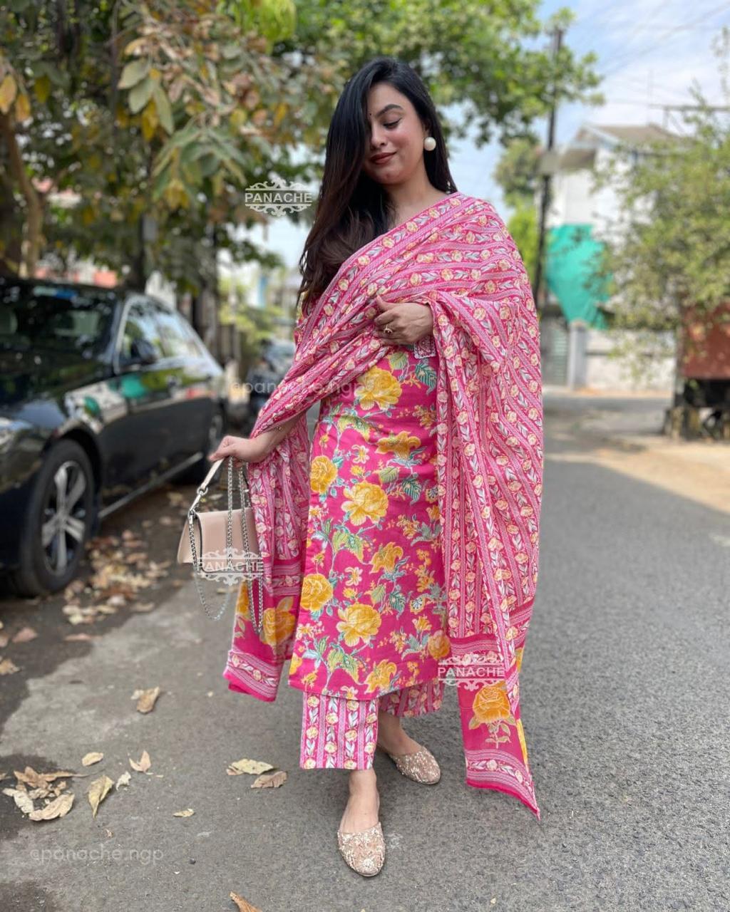 Graceful embroidered kurta set