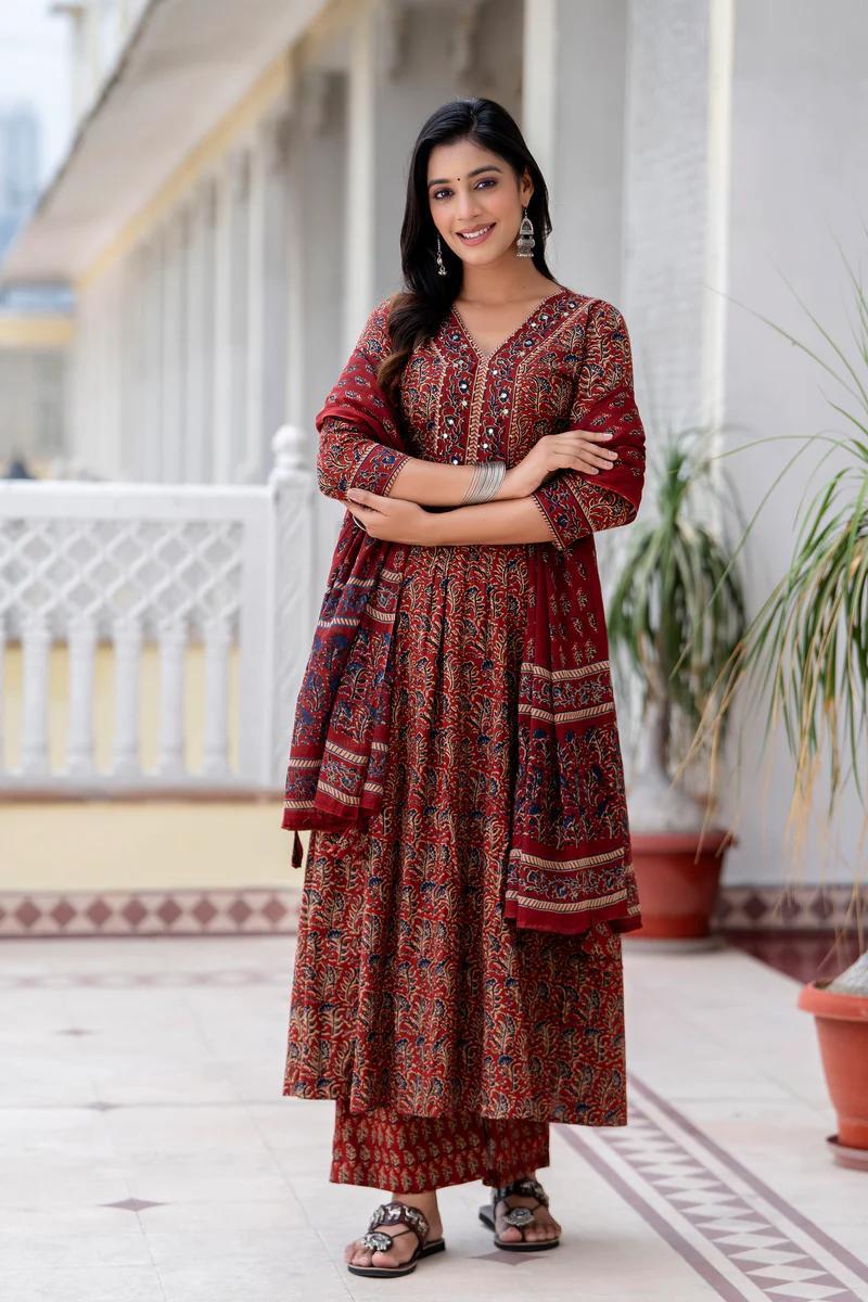 "Elegance, Embellished: Kurta pant with dupatta