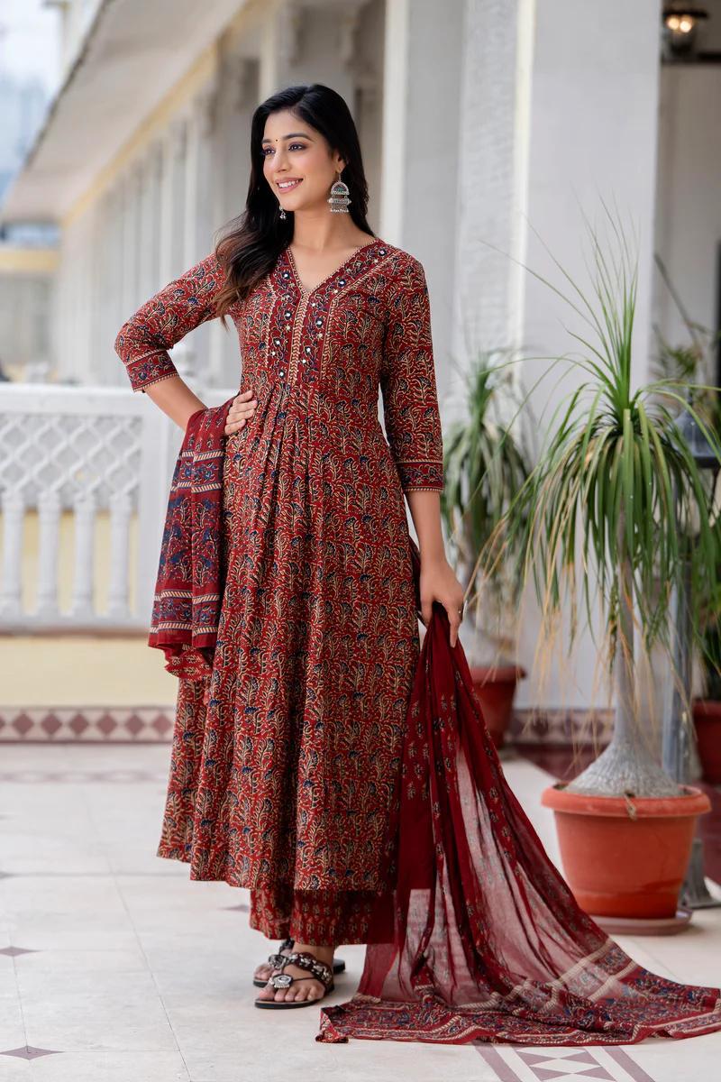 "Elegance, Embellished: Kurta pant with dupatta