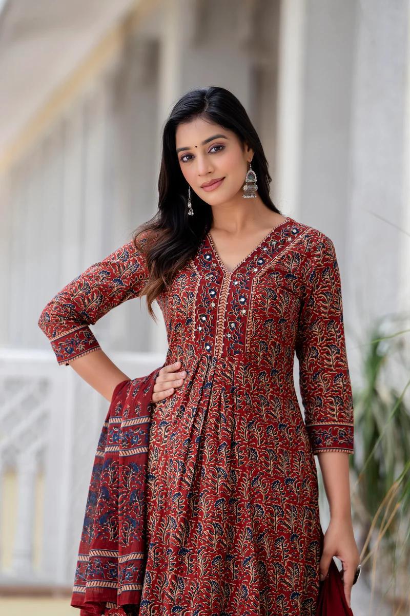 "Elegance, Embellished: Kurta pant with dupatta