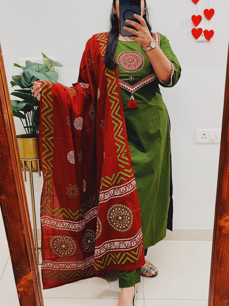 Malmal Majesty: Kurti Sets That Speak Luxury