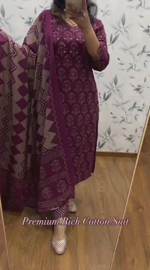 Jaipuri Cotton Charm – Handwork Kurti Set with Malmal Dupatta